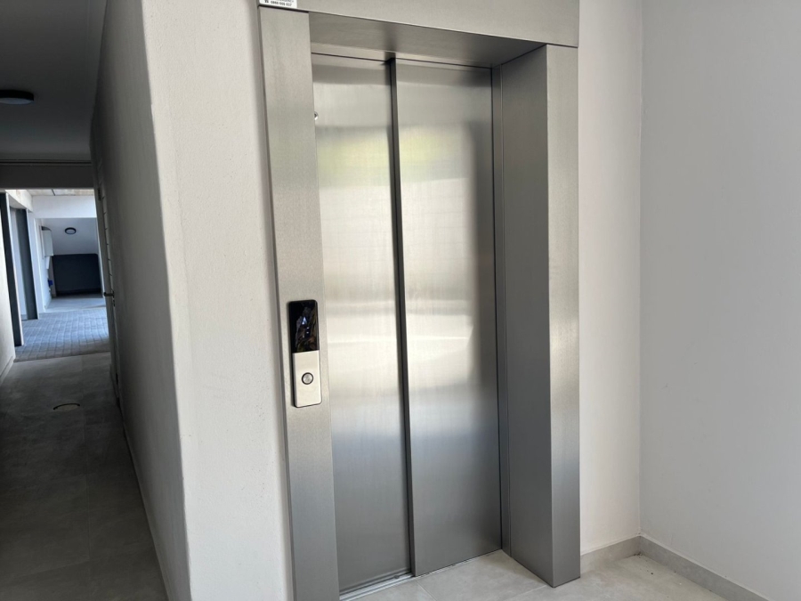 1 Bedroom Property for Sale in Table View Western Cape